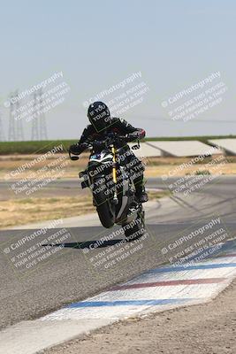 media/Aug-04-2024-TrackDaz (Sun) [[e1ff0814b6]]/Group B/1220pm (Wheelie Bump)/